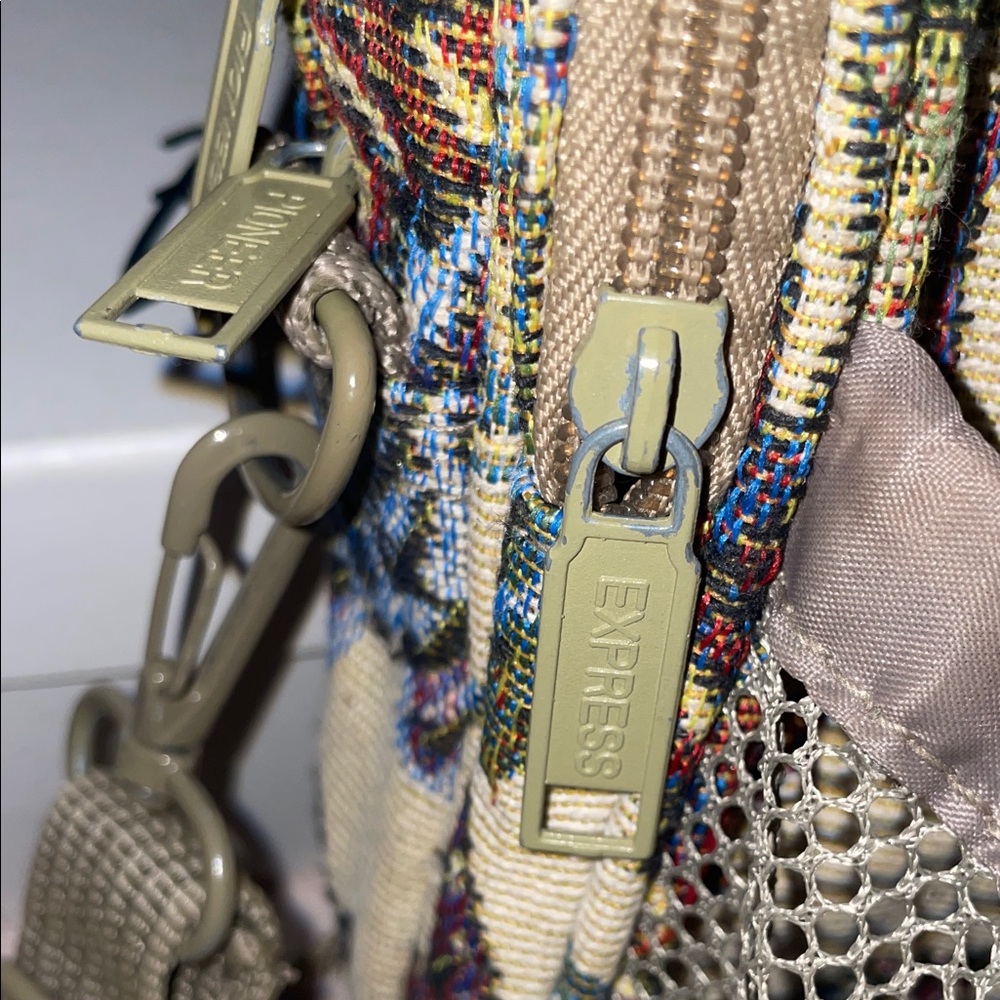 PIONEER Express Multicolor Tapestry Bag - Picture 6 of 10